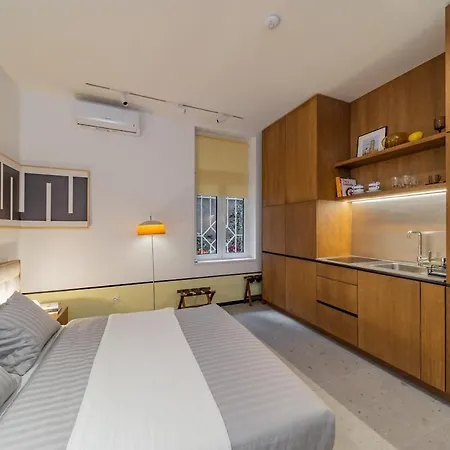 Chic New Ivolola Yu Modern Design Gem Belgrad