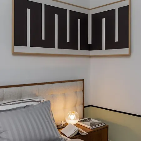 Chic New Ivolola Yu Modern Design Gem アパート