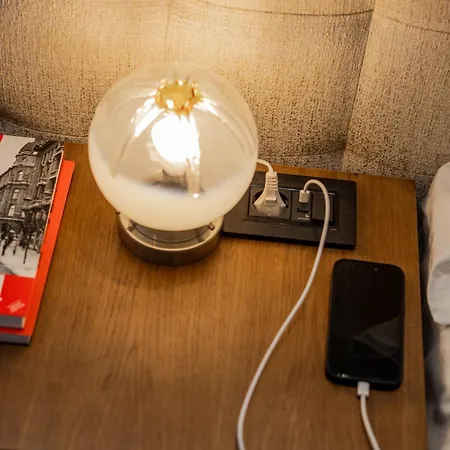 Chic New Ivolola Yu Modern Design Gem アパート *