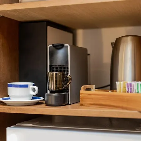 Chic New Ivolola Yu Modern Design Gem アパート ベオグラード