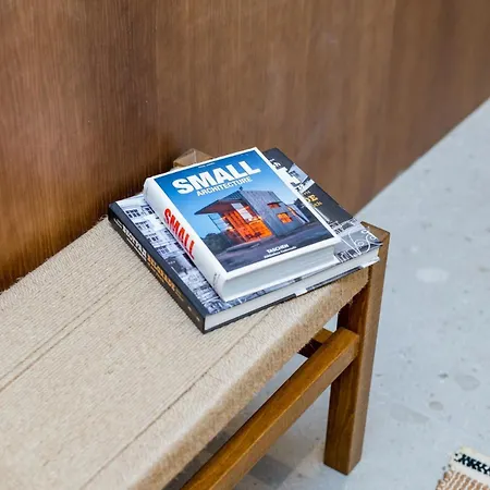 Chic New Ivolola Yu Modern Design Gem アパート