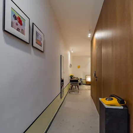 Chic New Ivolola Yu Modern Design Gem アパート *